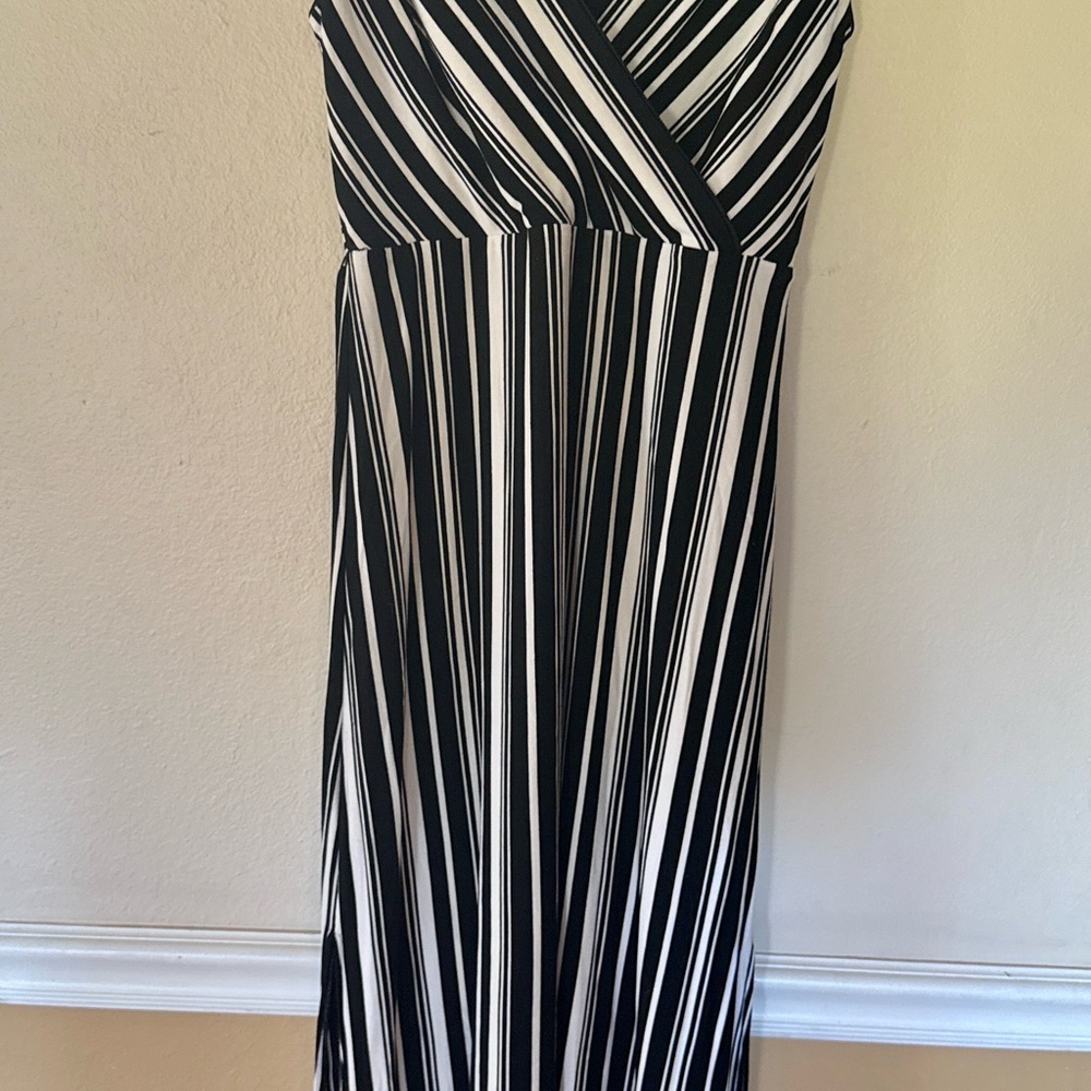 White House Black Market Black and White Maxi Dress